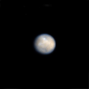 Avant que la sonde Dawn ne s'approche de Cérès, seul le télescope spatial Hubble et des télescopes géants munis d'optiques adaptatives avait réussis à capter quelques détails à la surface de la planète naine. Photo Nasa/ESA/STSCI.