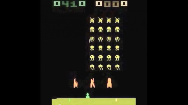 Capture d'écan de la vidéo montrant le système DQN en train de jouer à Space Invaders (Video courtesy of Atari Inc. and Mnih et al. ).