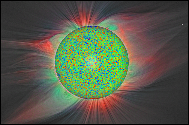 Les lignes du champ magnétique du Soleil : en rouge, elles sortent de l'astre, en vert, elles y entrent. – Ph. © Nature