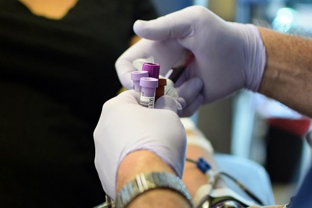 Des échantillons sanguins prélevés sur un donneur - Ph. By Vegasjon [CC BY-SA 4.0], via Wikimedia Commons