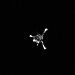 Le module Philaé, photographié par la sonde Rosetta, au début de sa descente vers la comète. Photo ESA.
