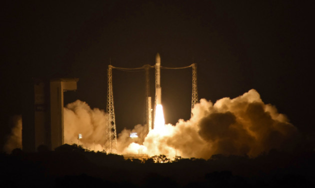 Ce 3 décembre 2015, une fusée européenne Véga a lancé le démonstrateur technologique Lisa Pathfinder. Ce satellite de près de deux tonnes est destiné à tester les techniques qui seront utilisées pour la mission ELISA, un immense interféromètre spatial conçu pour détecter les ondes gravitationnelles. Photo ESA.